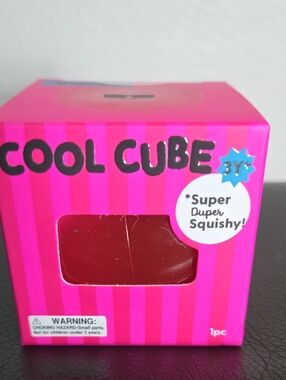 Cool Cube Squishy - Pink